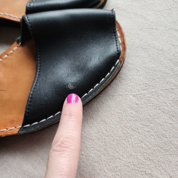 Pons Avarcas Black Leather Ankle Sandals - Picture 2 of 4